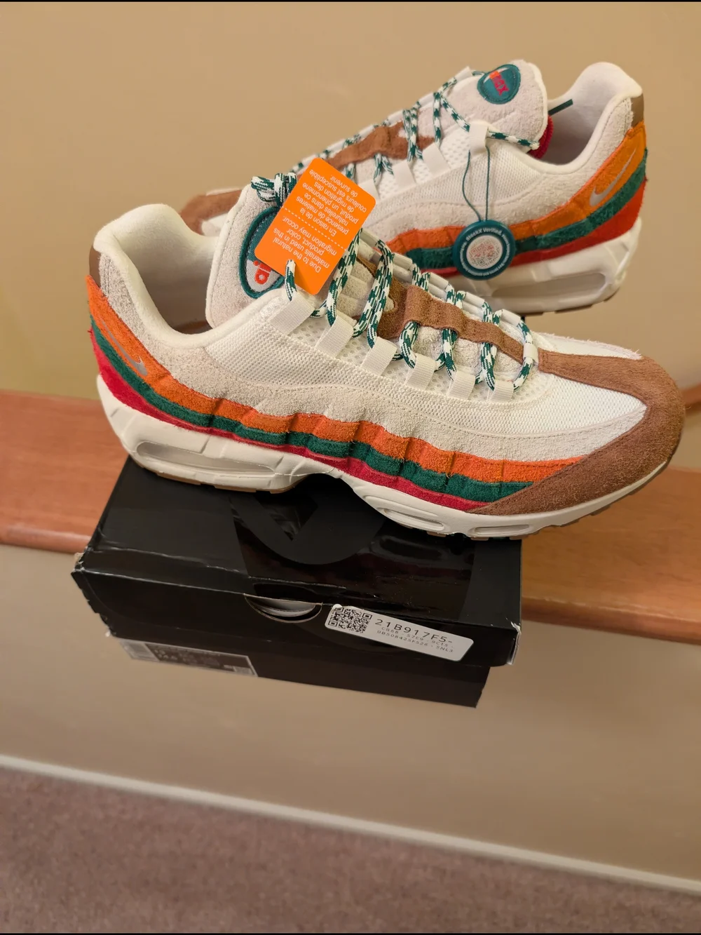 Nike featuring air
